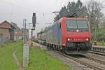 SBB Cargo International Re 482 016-3 am 02.05.2013 bei der Ausfahrt mit einem KLV in Kenzingen