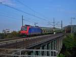 Am 23.09.2007 bespannte SBB Cargo/DLC Re 482 014-8 den Suferzug DPF 88090. Hier ist der Zug bei der Einfahrt in Basel Bad Bf.