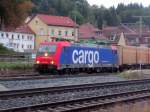 482 036-1 der SBB Cargo steht am 13. September 2014 mit einem Abraumzug auf Gleis 4 im Bahnhof Kronach.