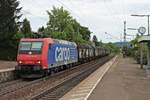 Am 04.08.2015 bespannte die Re 482 010-6  Verstehen sie mehr als nur Bahnhof?  den DGS 48620 (Muttenz - Göttingen Gbf), als sie durch den Bahnhof von Haltingen gen Katzenbergtunnel/Freiburg fuhr.