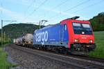 484 008 unterwegs nach Basel kurz vor Frick AG an der Bözberglinie am Abend des 07.05.2020.