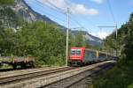 Die Re 484 016 zieht am 24. August 2007 um 10:41 Uhr ihren EC Cisalpino 131 Kandersteg entgegen und erreicht hier soeben die Dienststation Felsenburg.