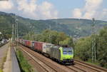 Re 485 004-6 mit einem Containerzug bei Niederheimbach 3.9.17