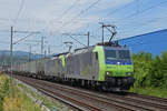 Doppeltraktion, mit den BLS Loks 485 015-2 und 475 411-5, fährt Richtung Bahnhof Itingen. Die Aufnahme stammt vom 17.07.2019.