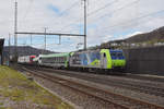 Re 485 005-3 der BLS durchfährt den Bahnhof Gelterkinden. Die Aufnahme stammt vom 11.03.2020.