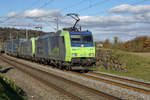 Internationale Güterzüge von SBB und BLS am 30. Oktober 2020 bei Roggwil auf der Fahrt in den Süden.
Foto: Walter Ruetsch