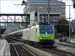 ...und zwei Re 485 verlassen am 29.07.08 den Bahnhof von Spiez mit demselben Autozug in Richtung Ltschberg.