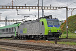 Re 485 005-3 durchfährt den Bahnhof Pratteln. Die Aufnahme stammt vom 30.05.2016.