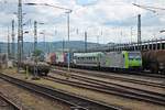 Mit einer RoLa (Novara - Freiburg (Brsg) Rbf) fuhr am 09.07.2015 die Re 485 014-5 durch den Badischen Bahnhof von Basel gen Deutschland.