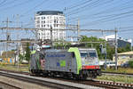 Re 486 509-3 verlässt ein Abstellgleis und fährt Richtung Güterbahnhof Muttenz. Die Aufnahme stammt vom 18.07.2019.