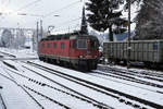 Winterimpressionen vom 29. Januar 2019 mit der Re 620 024-0  ROTHRIST 
Beim Stahlwerk Gerlafingen auf die Rückfahrt als Lokzug wartend.
Gut erkennbar ist das fehlende Wappen.
Foto: Walter Ruetsch