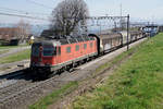 Re 620 084 - 4  UZNACH  mit einem gemischten Güterzug bei Mühlau am 22.