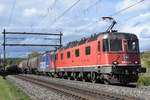 Re 620 022-4  Suhr  mit Re 420 344 und einem Güterzug im Schlepp, aufgenommen bei Zeihen AG am 10.10.2019.