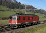 SBB CARGO.
Re 620 064-6  KÖNIZ  auf der Fahrt als Lokzug bei Riedtwil am 7. Januar 2020.
Sehr fotogen sind auch die roten Lokomotiven wenn sie sauber sind.
Foto: Walter Ruetsch