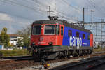 Re 620 010-9 durchfährt solo den Bahnhof Pratteln. Die Aufnahme stammt vom 14.10.2020.