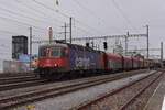 Re 620 068-7 durchfährt den Bahnhof Pratteln. Die Aufnahme stammt vom 01.02.2022.