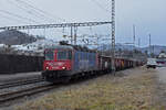 Re 620 026-5 verlässt das Nebengleis beim Bahnhof Gelterkinden.