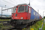 Für die Re 620 046-3 hat bald die letzte Stunde geschlagen. Am 09.06.2024 steht die Lok auf einem Nebengleis beim Bahnhof Kaiseraugst.