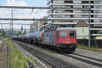 Re 620 065-3 durchfährt am 24.06.2024 den Bahnhof Pratteln.