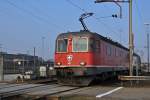 Re 6/6 11682 beim Güterbahnhof in Muttenz. Die Aufnahme stammt vom 06.03.2014.