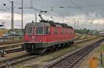 Nachschuss auf SBB CFF FFS Re 6/6 11614  Meilen  am 02.05.2014, als sie alleine durch den Bahnhof von Basel Bad in Richtung Weil am Rhein fuhr.