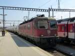 SBB - Re 6/6 11611 mit Güterzug bei der durchfahrt im Bahnhof Biel am 06.09.2014