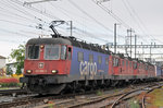 Vierfach Traktion, mit den Loks 620 086-9, 11322, 11343 und 11664, durchfahren den Bahnhof Pratteln. Die Aufnahme stammt vom 05.06.2016.
