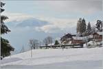 Die MOB GDe 4/4 6005 (ex GFM/TPF GDe 4/4 101) ist mit ihrem Golden Pass MOB Panoramic 2118 von Montreux nach Zweisimmen unterwegs und erreicht in Kürze Les Avants.