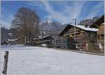 Da ich mich beim Halteort des MOB GoldenPass Panoramic in Saanen etwas verschätzte, musste ich mich ziemlich sputen, um die MOB GDe 4/4 6002 doch noch fotografieren zu können.