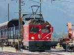 MGB - Mit viel viel Tele in Oberwald die E-Lok Ge 4/4 81 vor dem Autozug durch denn Furkatunnel amm 25.09.2009