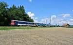 Streetparade Ersatzverkehr 2013: BDt EWI 50 85 82-33 984-4 an der Spitze eines 8-teiligen EWII Pendels als Ersatz RE 3226 bei Lyssach, 10.08.2013.