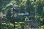 Der internationale Schnellzug D 32 von Locarno nach Domodossola erreicht in Kürze Massera.