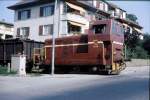 Abschied von der Gaswerkbahn Bern. Die Diesellok MUTZ bringt noch den letzten Schrott vom Gaswerk herauf. Seftigenstrasse, Wabern; 23.August 1968.