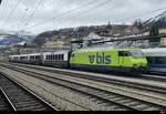 BLS - Lok 465 013-1 mit GoldenPass Express abgestellt im Bhf. Spiez am 09.03.2024