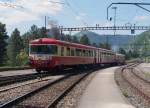100 JAHRE VALLORBE-FRASNE. Das Jubiläum der besonderen Art wurde vom 14. bis 17. Mai 2015 mit einem grossen Volksfest in der Schweiz und in Frankreich gefeiert. Auf sehr grosses Interesse stiessen die vielen Extrafahrten Frasne-Vallorbe mit dem historischen SNCF-Dieseltriebzug. Der historische Dreiwagenzug mit dem XBD 4395 am Zugschluss beim Verlassen des Bahnhofs Vallorbe am 16. Mai 2015. An der Spitze des Zuges befindet sich der XBD 4039  PICASSO .
Foto: Walter Ruetsch