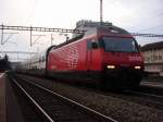 Re 460 003 mit IC 2000 nach Olten am 28.02.2008 in Herzogenbuchsee.