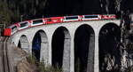 Ge 4/4 II 629 mit dem Glacier Express 902 (Zermatt - St.Moritz) auf dem Landwasserviadukt.