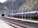 PKW-Tunnel-Zug Brig - Iselle durch den 20 km langen Simplon-Tunnel am 12.11.2006 in Iselle, am hinteren Ende ein Steuerwagen, am anderen Ende (nicht mehr sichtbar) ein Personenwagen und eine Re 420.