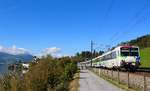 Eine RABD 561 verkehrte am Morgen des 7. Oktober 2017 unter blauem Himmel mit dem VAE von St. Gallen nach Luzern zwischen Bollingen und Schmerikon Richtung Rapperswil. 