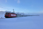 Bei feinem Bodennebel fährt die SOB Zuglok Re 456 094 zusammen mir der Schublok Re Re 456 092 in Schwyzerbrugg vorüber.Bild vom 2.1.2015