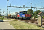 Eem 923 020-2  Stockhorn  (Stadler BUTLER) der SBB Cargo rangiert mit diversen Güterwagen im Rangierbahnhof Biel/Bienne (CH).