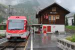 Ein Komet-Triebzug als Regionalzug nach Visp im Bahnhof von Randa am 23.