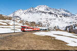 Am 27.03.2022 ist MGB Deh 4/4 23 unterwegs mit einem Autozug und konnte hier bei Nätschen aufgenommen werden