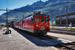 Deh 4/4 II 93 fährt mit dem R 656 nach Göschenen, aus der Remise, in den Bahnhof Andermatt ein.
Aufgenommen am 20.7.2016.