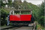 Autour de la voie ferrée / Rund um die eiserne Bahn (Herbstevent 2024) - und das Program versprich neben Fahrten mit dem  Le Biniou  auch die Demonstration des Drehen des Dm 2/2 N° 3. Dieser Programpunkt wird hier auf freier Strecke zwischen Chantemerle und Vers-chez-Robert eindrücklich demonstriert! 
Das Zusammenbauen der Drehvorrichtung dauert etwa drei Minuten, dann fährt die Dm 2/2  vorsichtig darauf, wird fixiert und von vier Mitarbeiter gedreht. Anschliessend verlässt die Dm 2/2 N° 3 die Dreheinrichtung, die in gut zwei Minuten wieder auseinandergeschraubt und verstaut ist und die Fahrt, nun in der Gegenrichtung, weiter gehen kann. 

8. September 2024