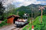 Auf der Museumsbahn Blonay-Chamby war am 18.05.1986 ein Straßenbahnzug unterwegs (TW 182 plus Wagen).