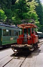 Schweizer Rangiertraktor der Museumsbahn Blonay-Chamby in Chaulin (wie einzuordnen?).
Datum: 18.05.1986