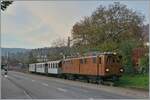 La DER de la Saison / Das Saison Ende der Blonay Chamby Bahn 2024 - Seit einigen Jahren zeigt die Blonay Chamby Bahn zum Saison Ende mit einem verdichteten Fahrplan noch einmal ihre herrlichen Fahrzeuge im Einsatz. Zum Abschluss des Tages gab es für meinen Geschmack des Höhepunkt des Saisonabschlussfeier: Die RhB Ge 4/4 N° 81 verlässt im letzten Sonnenlicht des Tages Blonay mit ihrem schmucken Zug nach Chaulin. 

27. Oktober 2024 