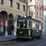 AGMT BC Association Genevoise du Musée des Tramways Museumsbahn Blonay-Chamby: Be 2/2 125 (SIG/Sécheron 1920, Ersatz der Elektroausrüstung MFO 1946/47), Linie 1 Rive-Carouge-Bachet und zurück, Rue de la Corraterie, Genf, 3. November 2024 ( Festival Trams ).