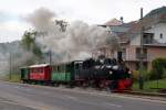 BC: Dampfzug mit der G 2 x 2/2 105 (1918) ex SEG/MEG Zell-Todtnau BRD bei Blonay am 9. Juni 2013. Zu beachten gibt es den frisch revidierten ex CEV B2 21. Der dazu passende Motorwagen BDe 4/4 105 (1913) wird seit einigen Jahren in der alten Remise in Vevey restauriert. 
Foto: Walter Ruetsch 